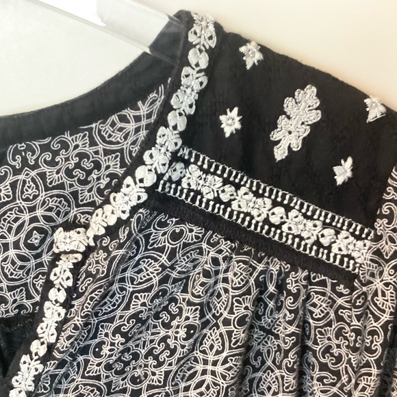 Lucky Brand Long Sleeve Printed Boho Peasant Top with Embroidered Detail - 2X - Picture 4 of 8